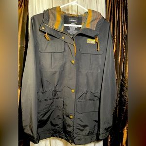 Women's Mountain Classic Water-Resistant Jacket Sz S Regular